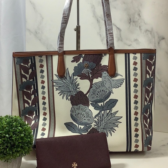 Tory Burch Handbags - NWT- Tory Burch Kerrington Tote with Slim Wallet